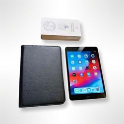 Apple iPad mini 2 16GB Wi-Fi Lether Case and Charge Included 