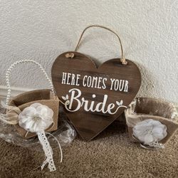 Wedding Set – “Here Comes the Bride” Sign + 2 Flower Girl Baskets
