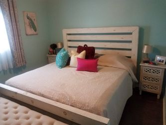 Willow Slat King Bed Distressed White