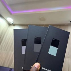 Samsung galaxy Z Flip 5 Unlocked 