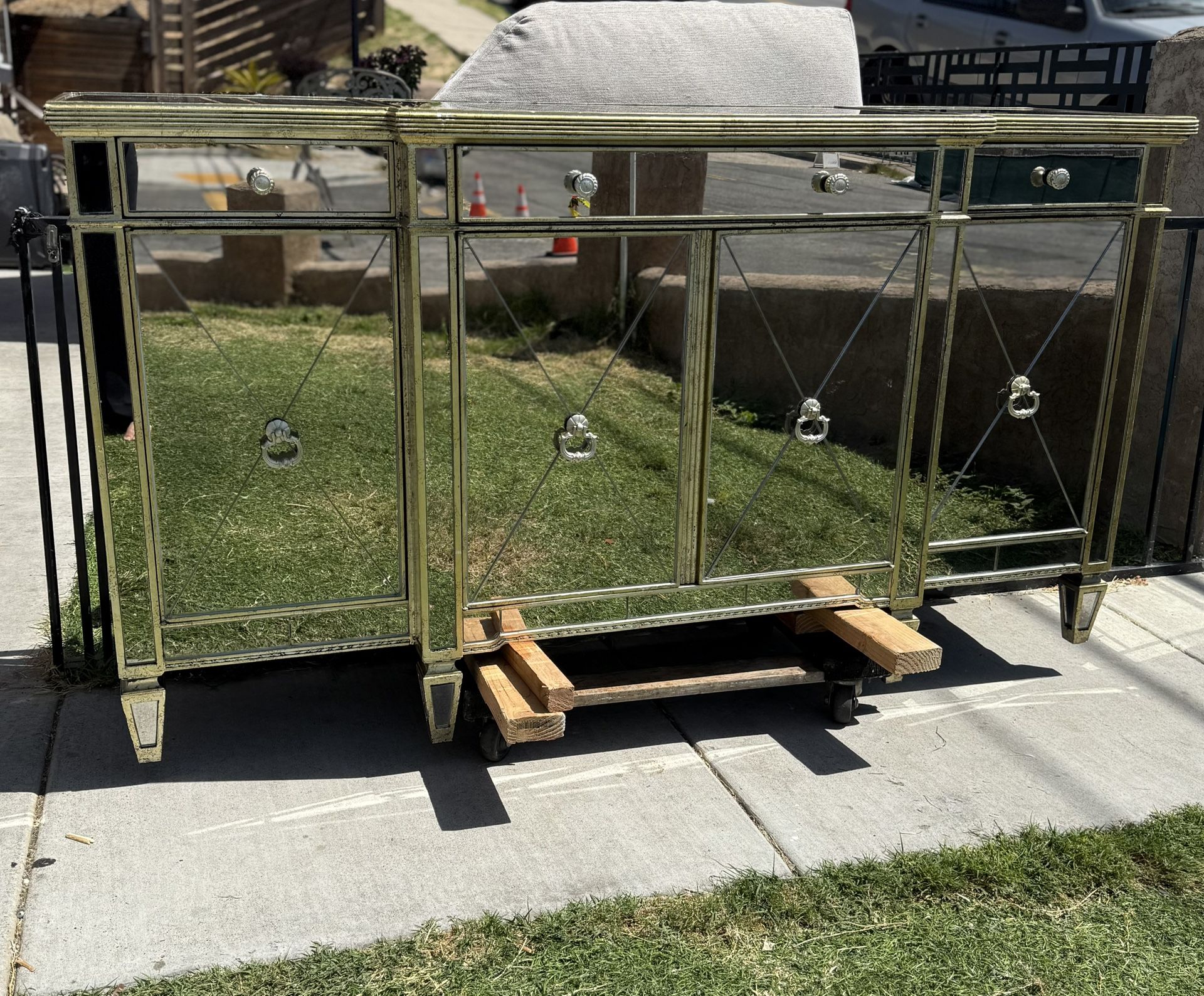 Mirrored Console And Table