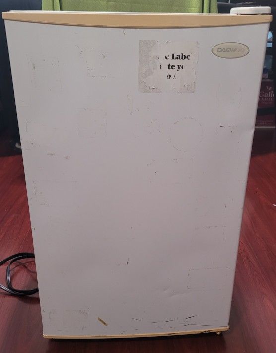 Daewoo Mini Fridge