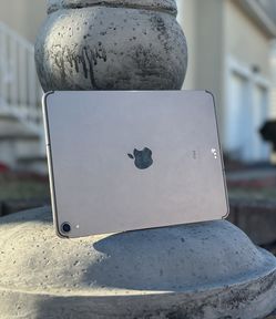 Apple iPad Pro (11-inch, Wi-Fi + Cellular, 64GB) - Space Gray (1st Generation)