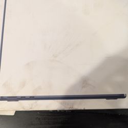 13-inch MacBook Air With Apple M3 Chip 