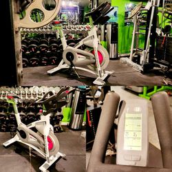 SCHWINN AC PERFORMANCE PLUS SPINNING INDOOR GROUP CYCLE SPIN BIKES

