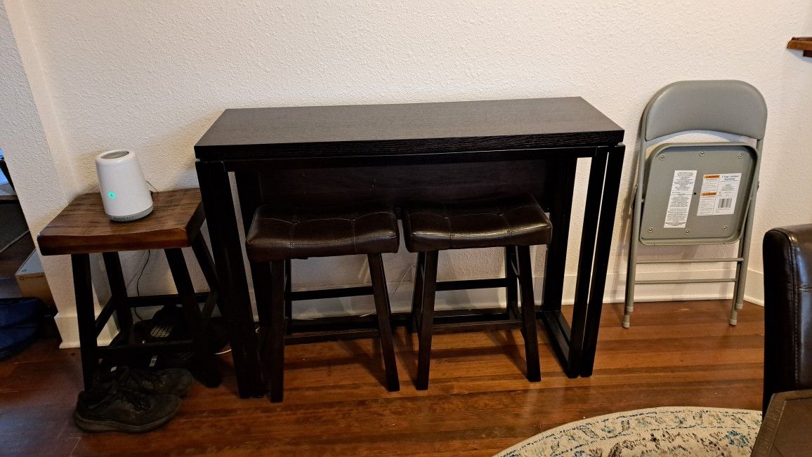 Convertible Space Saving Table And Stools
