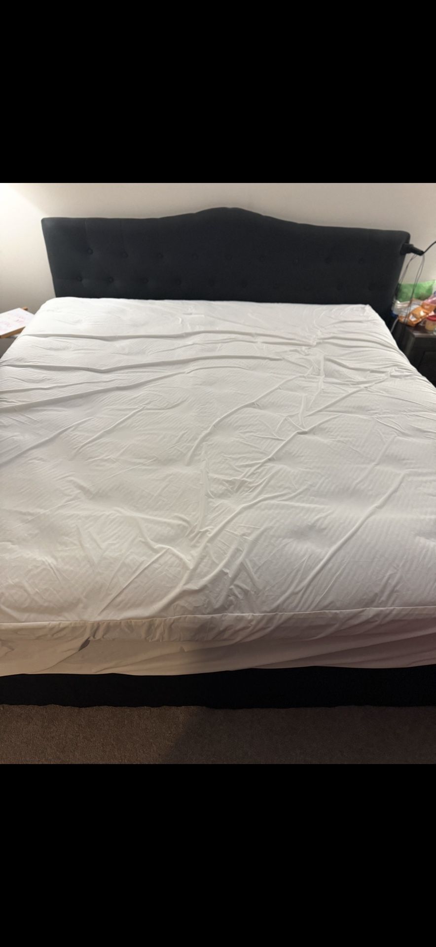 Selling our Perfect Sleeper® Sandburg 12.5” Firm King Mattress and Flash Furniture Cambridge Tufted Upholstered Headboard (Black Fabric) — both in exc