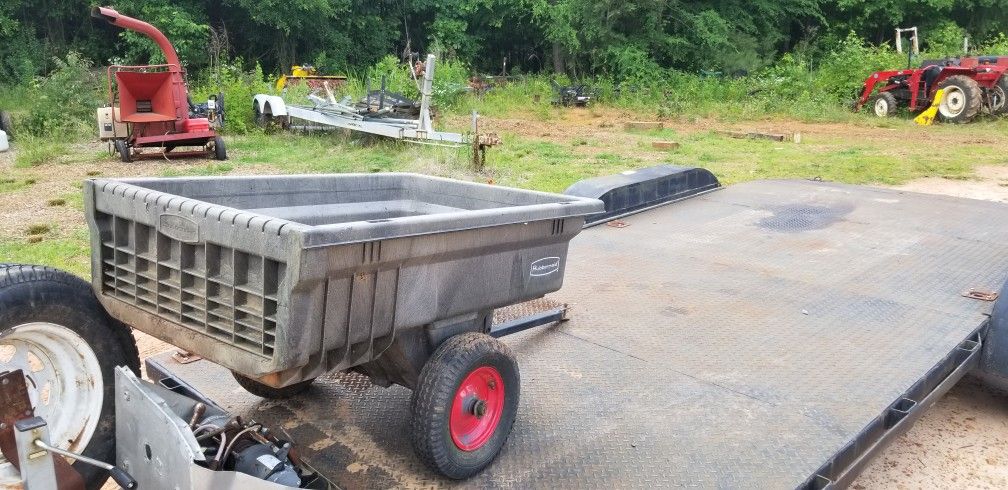 Rubbermaid Tilt Dump Cart