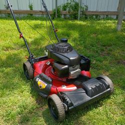 Self Propelled Honda Lawnmower 21in
