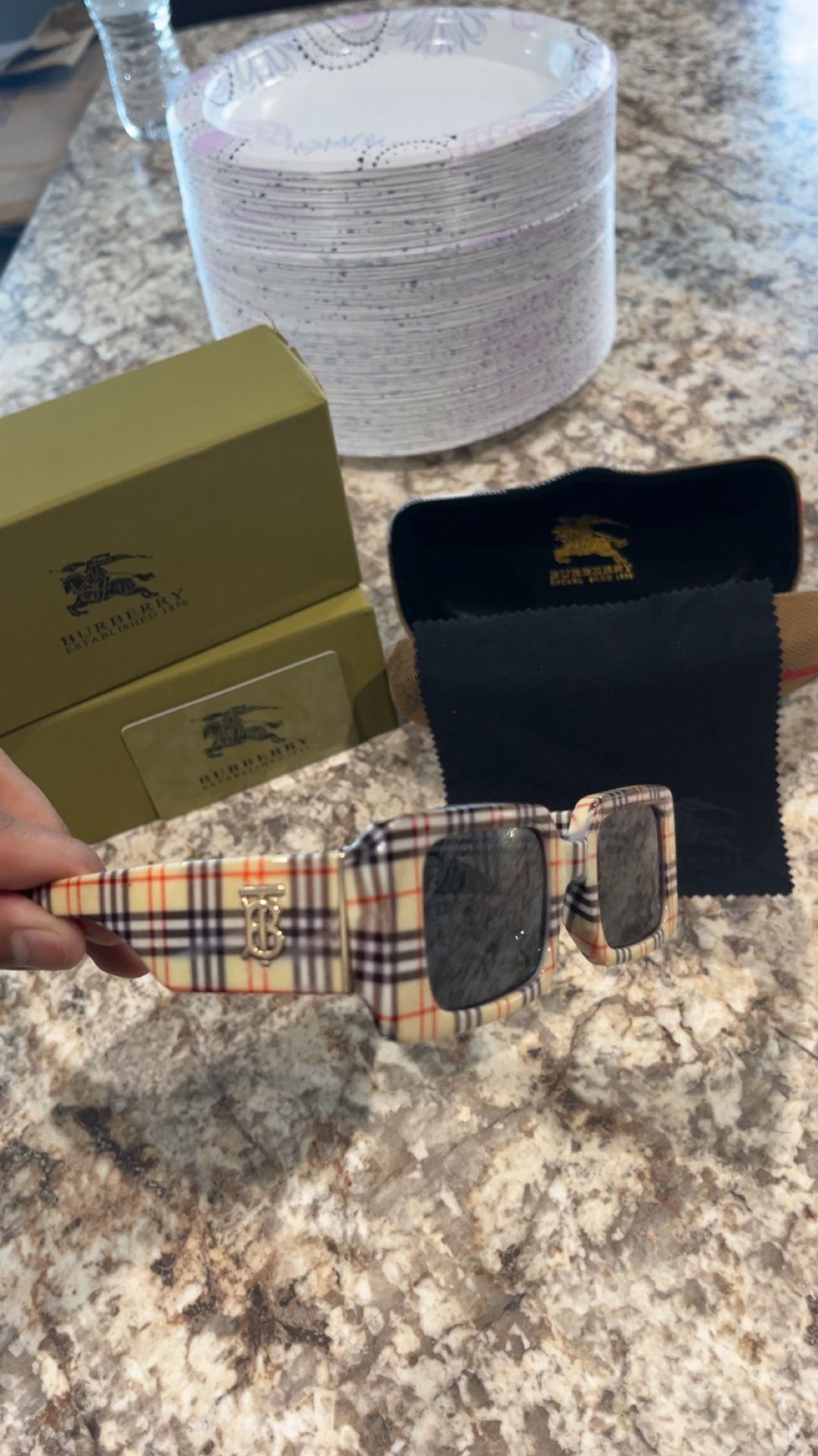 BurBerry Sunglasses Unisex
