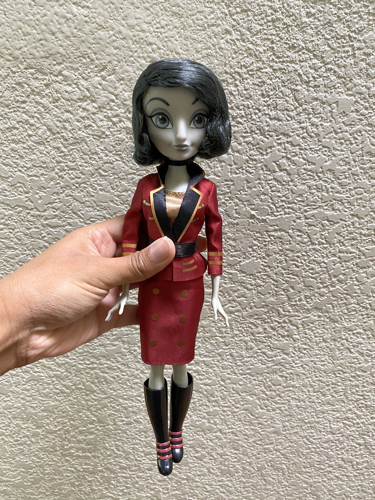 Rare Attractionistas Tower of Terror Holly Doll