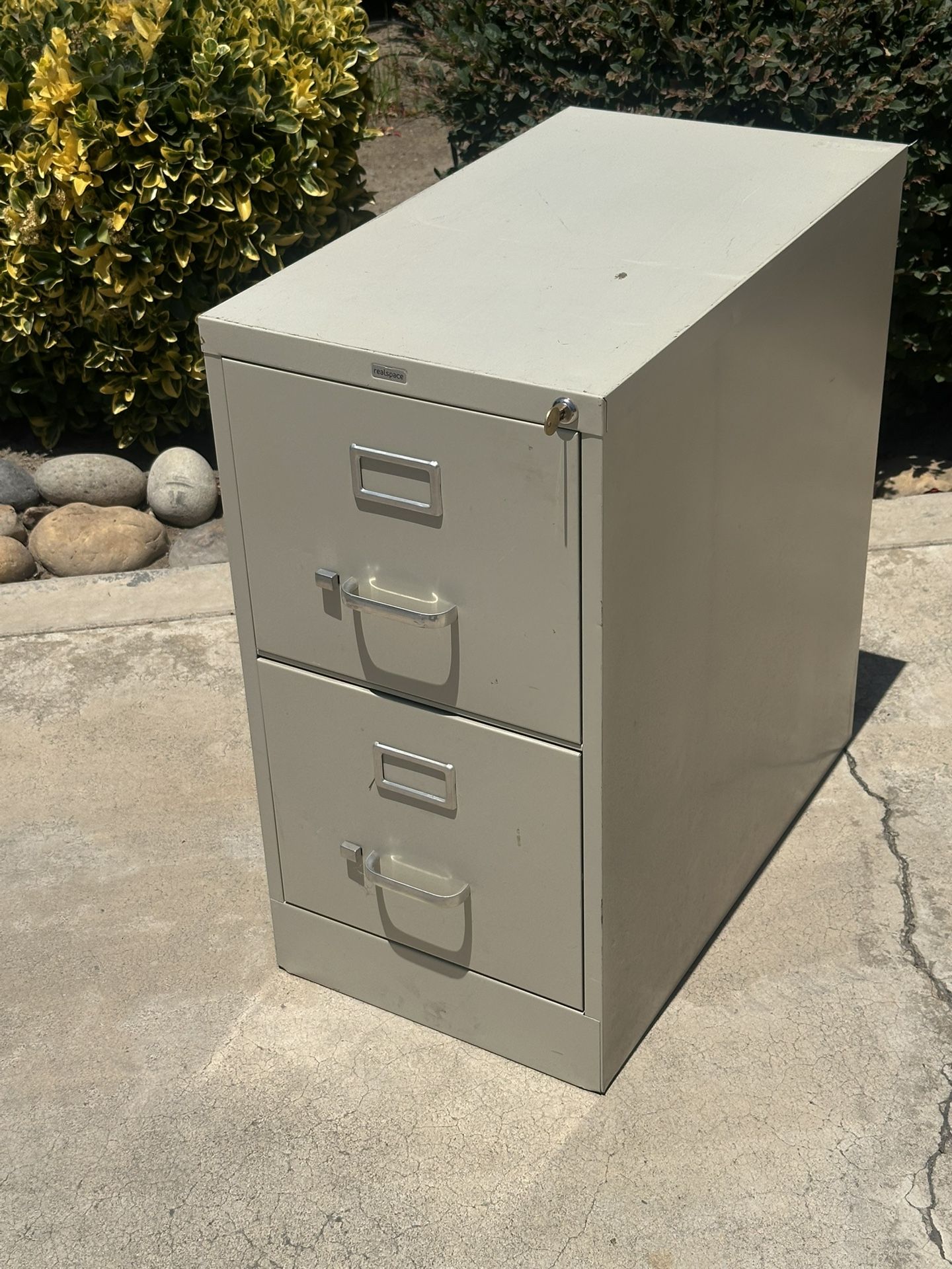 Filing Cabinet With Key