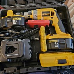 Dewalt Screwdriver 18V Charger Batteries And 3 Sets Bits