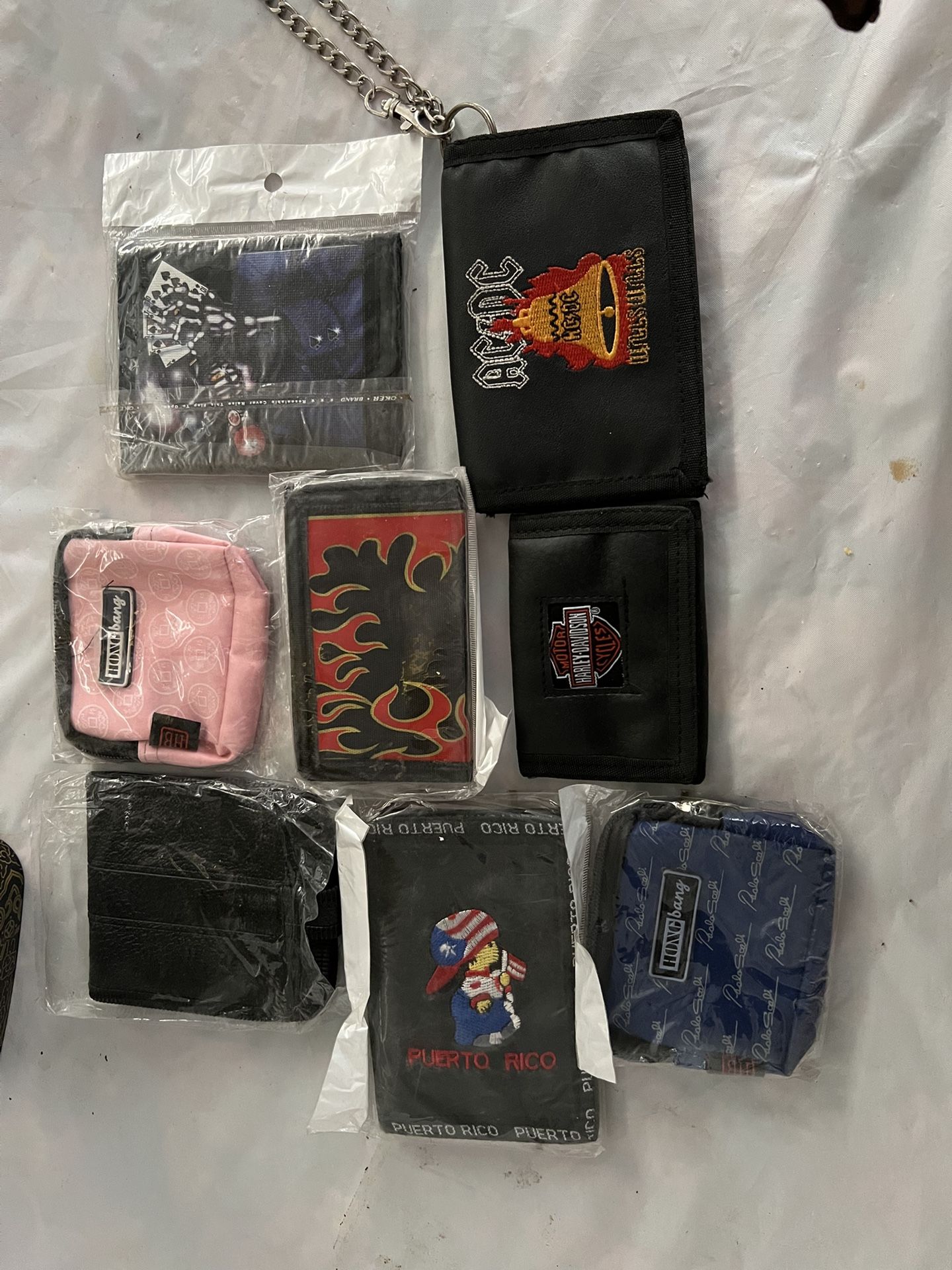 Velcro Wallets $1 Each Or BEST OFFER!