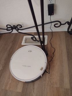 Robot vacuum. Automatic. $15
