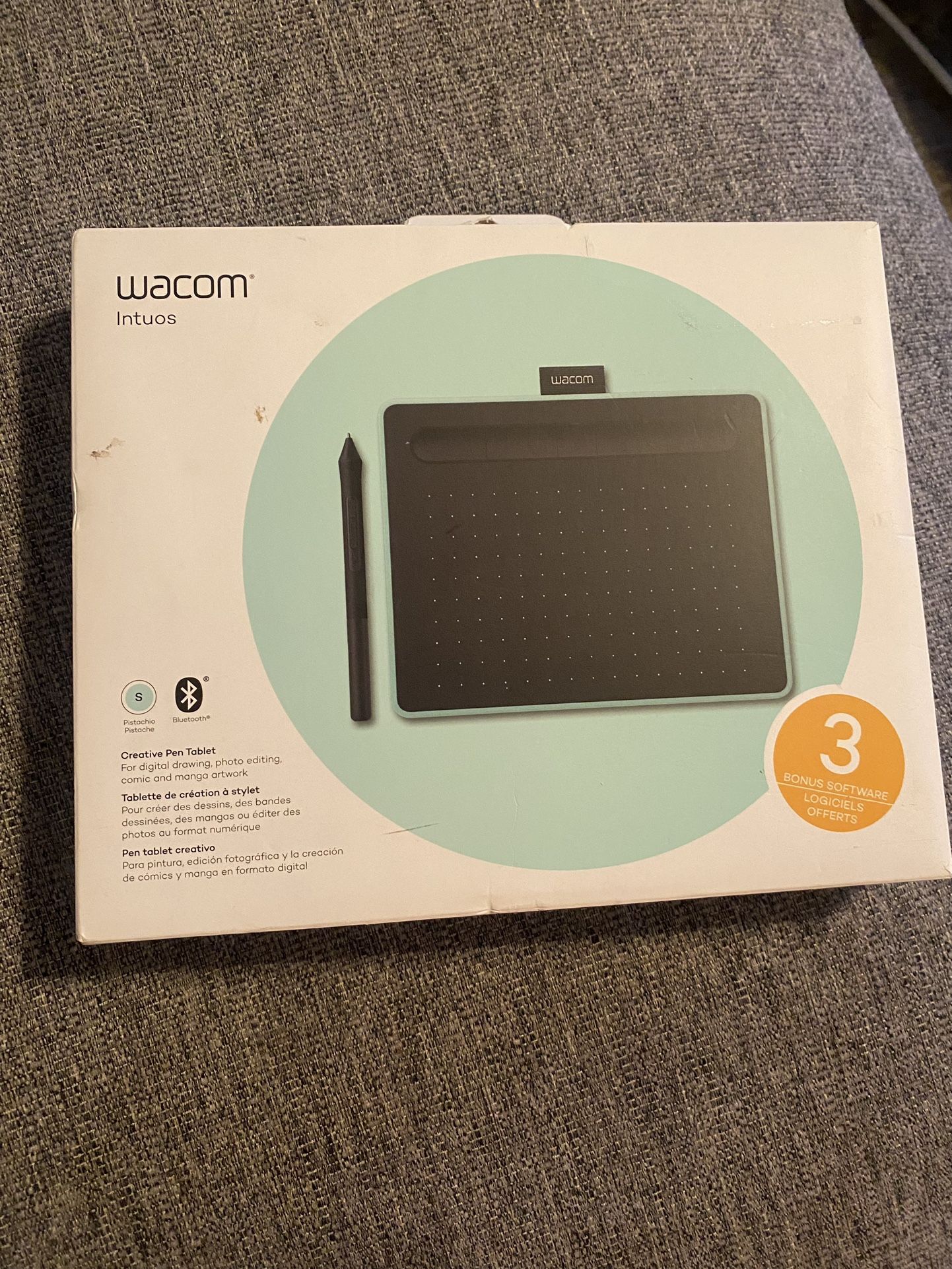 Wacom Intuos Wireless Graphics Drawing Tablet for Mac, PC, Chromebook and Android