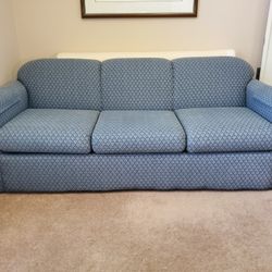 Beautiful 'like new' Sleeper Sofa by Flexsteel