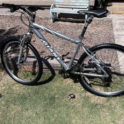 26” Mountain Bike “GIANT” Excellent Condition!!