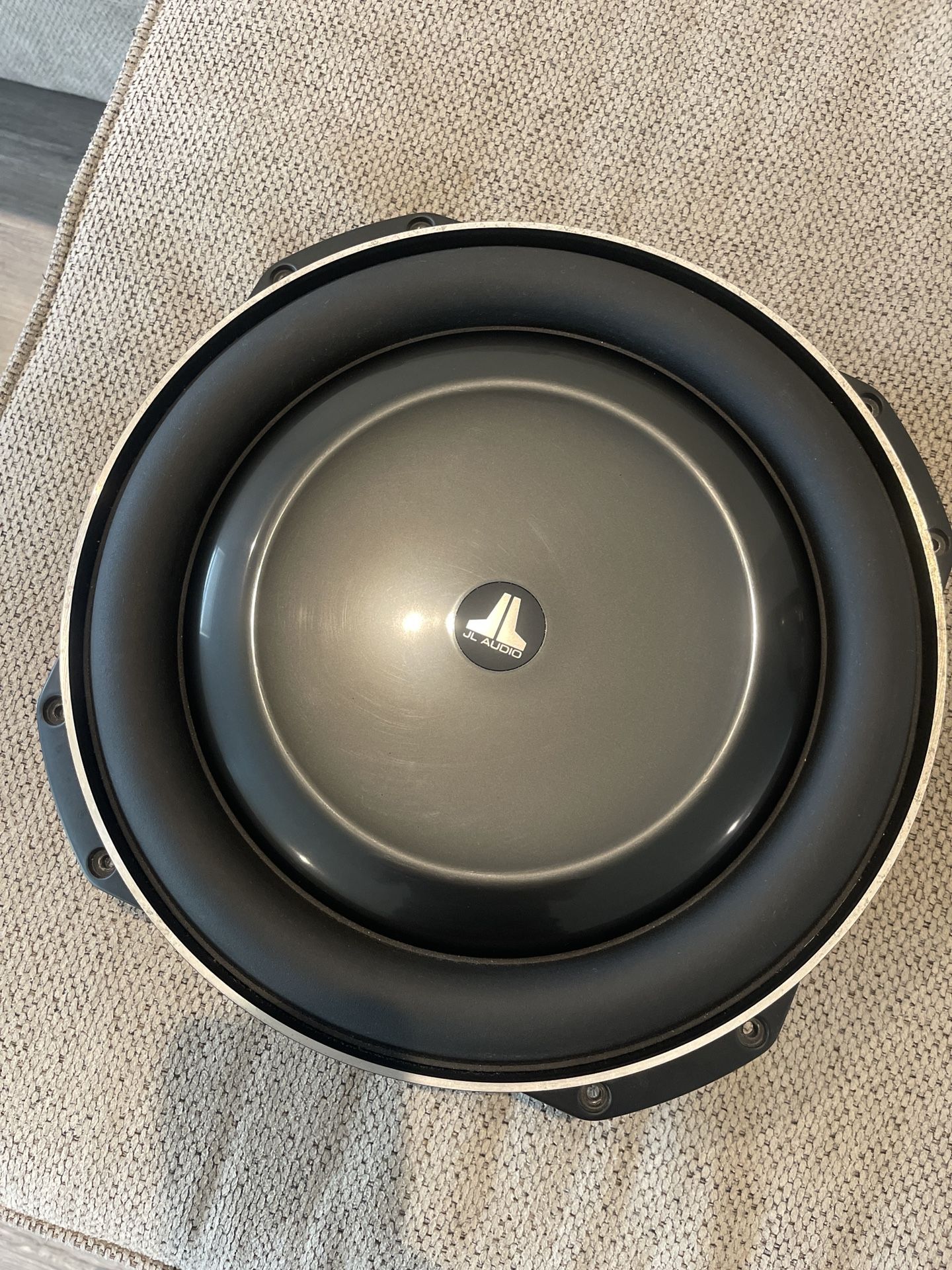 JL Audio 13TW5v2-2 – 13.5” Shallow Subwoofer