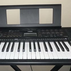 Yamaha 61 key keyboard