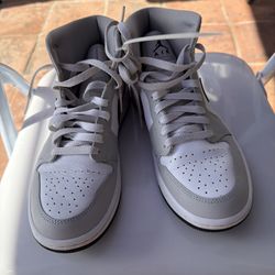 Nike Air Jordan 1 Mid Grey Fog/Black-White BQ6472-015 Women's Size 9 Women 