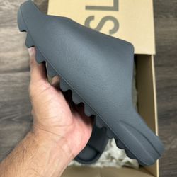 Adidas Yeezy Slide Onyx Size 11
