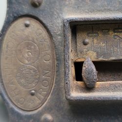 Antique Chatillon's Iron Clad hanging spring scale.
The scale has a weight capacity of 200 pounds and is made of cast iron.