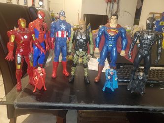 Collection of contemporary figures & toys