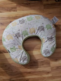 Breastfeeding pillow
