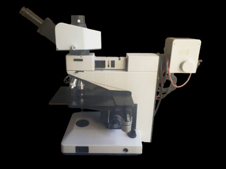 Leitz Ergolux Model 020 448 026 Inspection Microscope Trinocular In Excellent Condition  