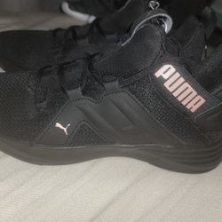 Puma  Female 7.5