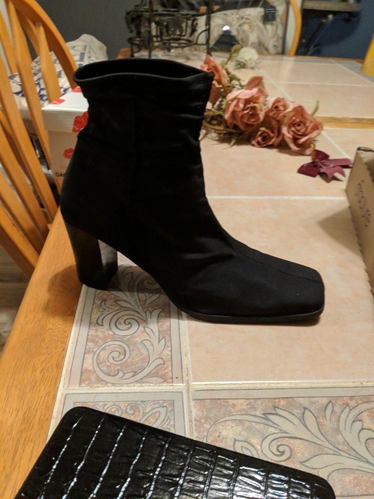 Ladies Boots 
