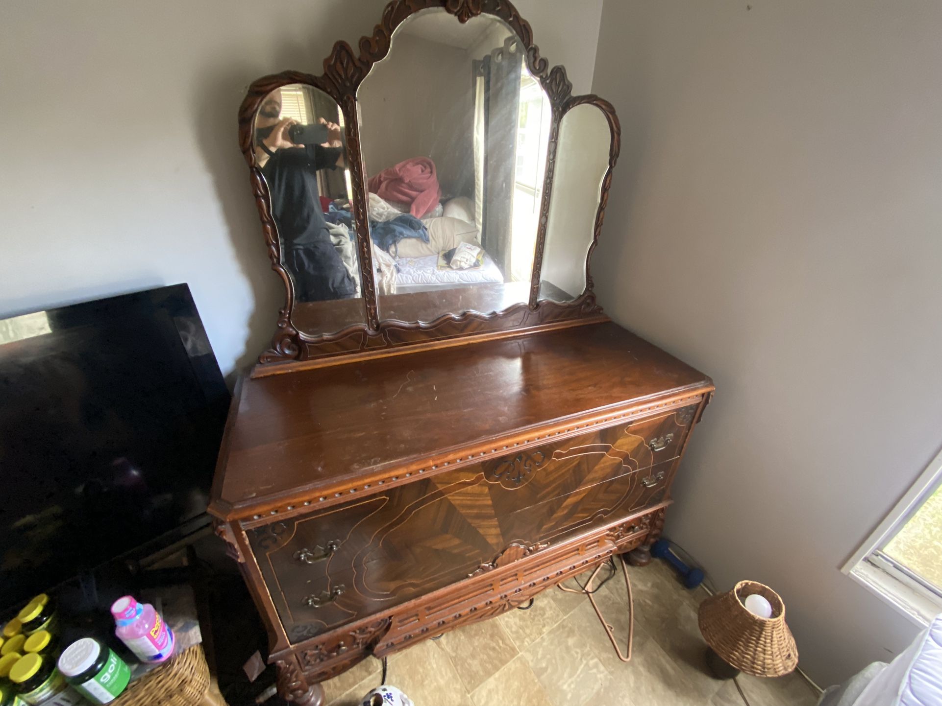 Antique Dresser Set