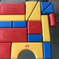 Little Tikes Primary Colors and Shapes Jumbo Building Blocks Toy