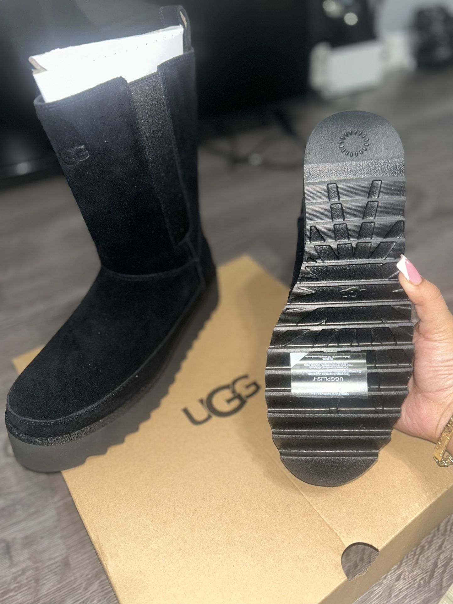 BRAND NEW PLATFORM UGG BOOTS