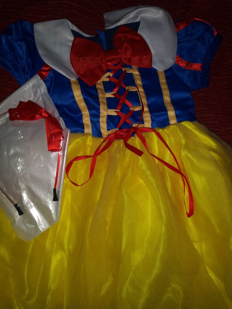 Snow White Princess Dress Costume. NEW. Child Size 12-24 months. 2T