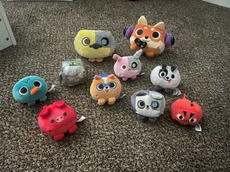 Pet simulator plushies
