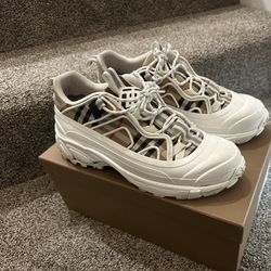 Burberry Men Sneaker Size 43 Size 10