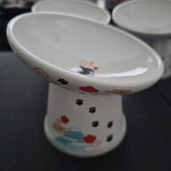 Angled raised cat bowl (mountain pattern)