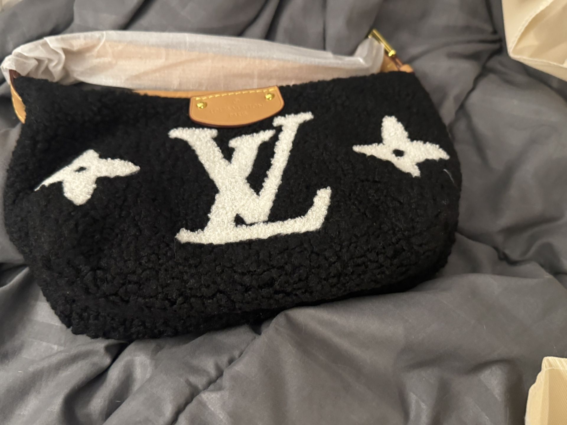 Louie Vuitton Small Monogram Teddy Purse