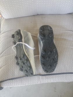 Football Cleats White Men's Size 6.4