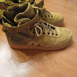 Nike AF1 Desert Moss Mid Size 9.5 
