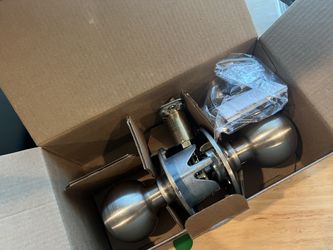 (3) Hall/Closet Door Knobs & (3) Bed/Bath Door Knobs