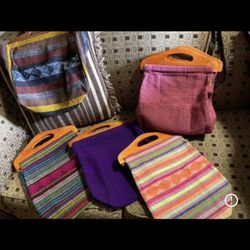 Cosas Mexicanas. Blusas, Fajos, Aretes, Bolsas, Huaraches, Ponchos, Capas Y Más./// Mexican Blouses, Shoes, Belts, Purses, Ponchos. Earrings, Capes ..
