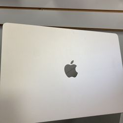 MacBook Air 15 Inch M3 2024 16GB 512 GB 