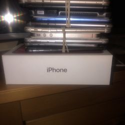 9 iPhones 1 iPod Broken 