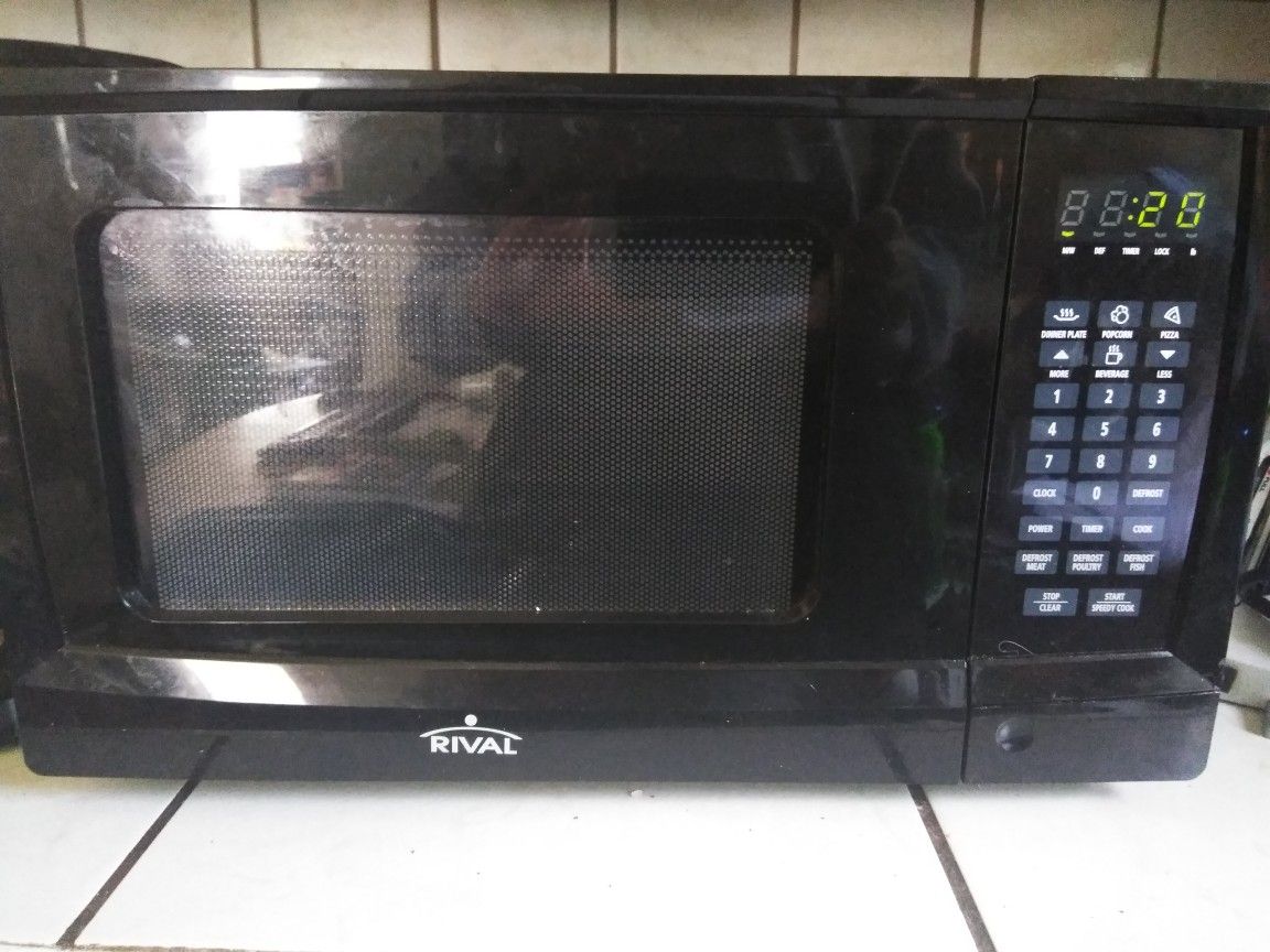 Microwave, rival brand from Walmart 2012 good .decent size model Kor 9 G 3A