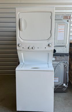 NEW GE 3.8 cu. ft. Washer 5.9 cu. ft. Gas Dryer Combo in White