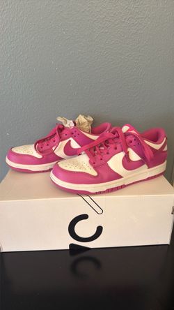 Nike Dunks - Magenta Pink
