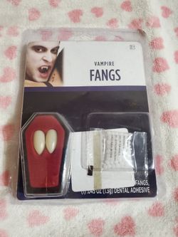 Halloween Prop Vampire Fangs